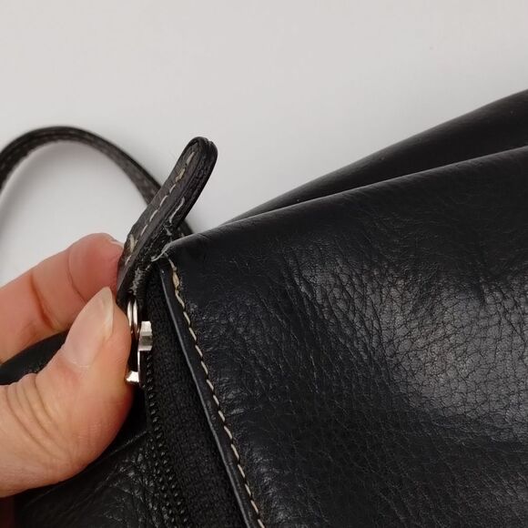 𝅺FOSSIL Small Leather Crossbody Black Turn Lock Closure - Picture 9 of 12